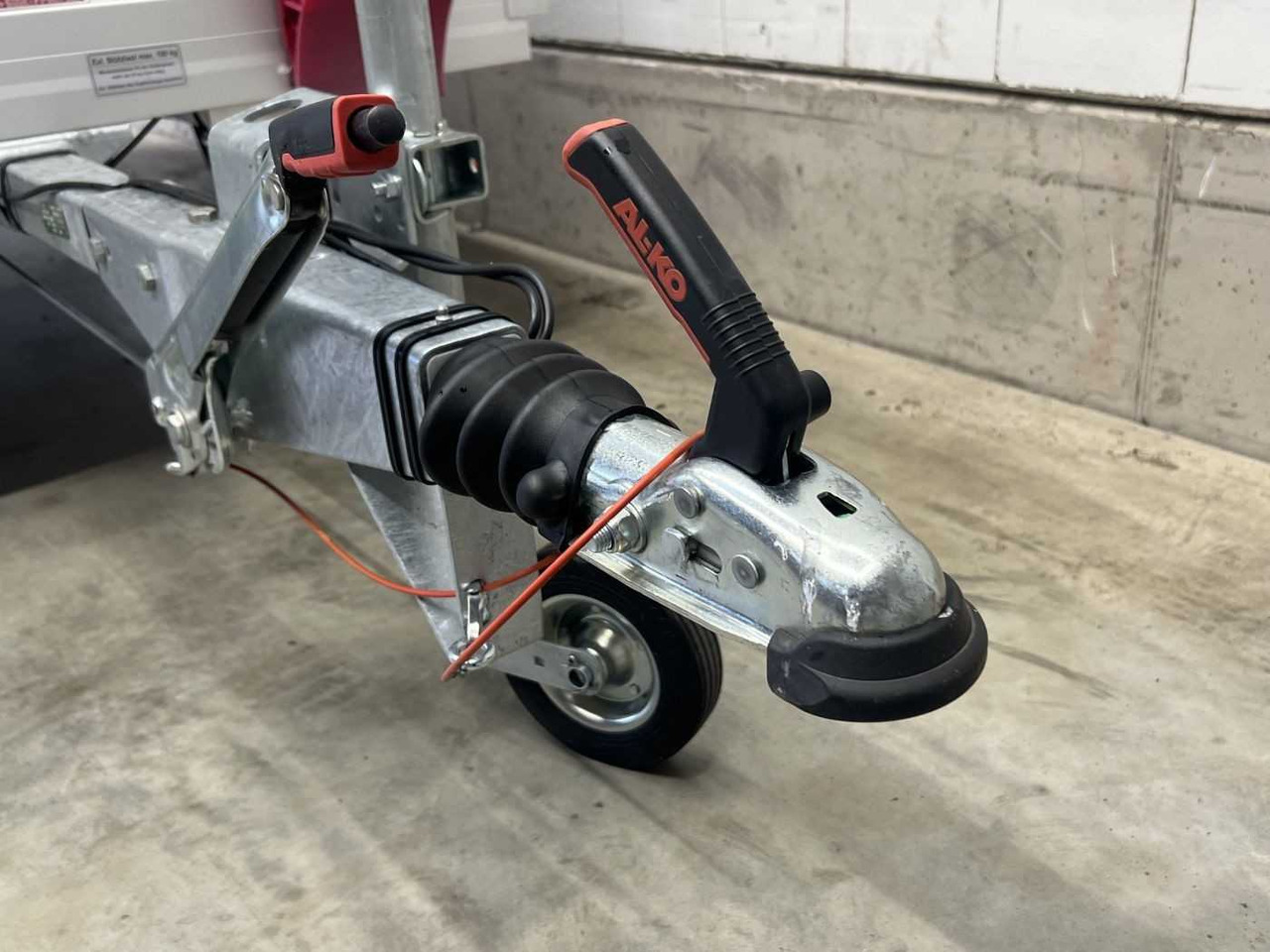 KOCH 4.13 3 BWEH Tür Deckelanhänger - Remorca auto: Foto 5 KOCH 4.13 3 BWEH Tür Deckelanhänger - Remorca auto: Foto 5