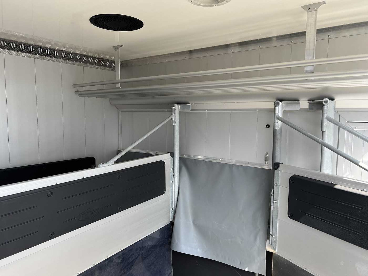 Camion transport cai MERCEDES-BENZ Atego 918L LKW: Foto 21