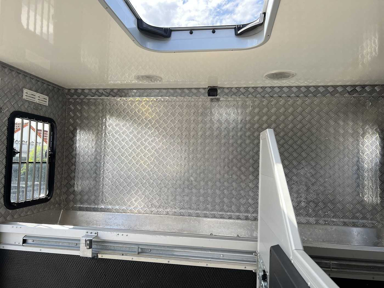 Camion transport cai MERCEDES-BENZ Atego 918L LKW: Foto 23