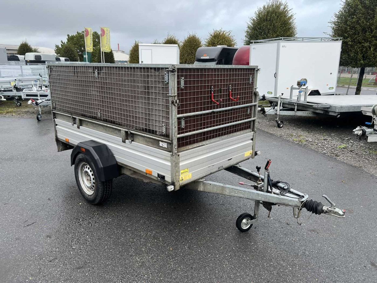 SARIS BMG135V McAlu Compact Gitter Kastenanhänger gebr - Remorca auto: Foto 1 SARIS BMG135V McAlu Compact Gitter Kastenanhänger gebr - Remorca auto: Foto 1
