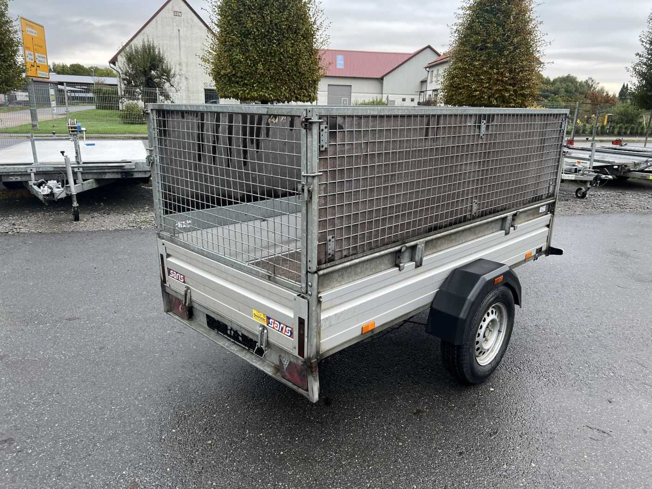 SARIS BMG135V McAlu Compact Gitter Kastenanhänger gebr - Remorca auto: Foto 3 SARIS BMG135V McAlu Compact Gitter Kastenanhänger gebr - Remorca auto: Foto 3