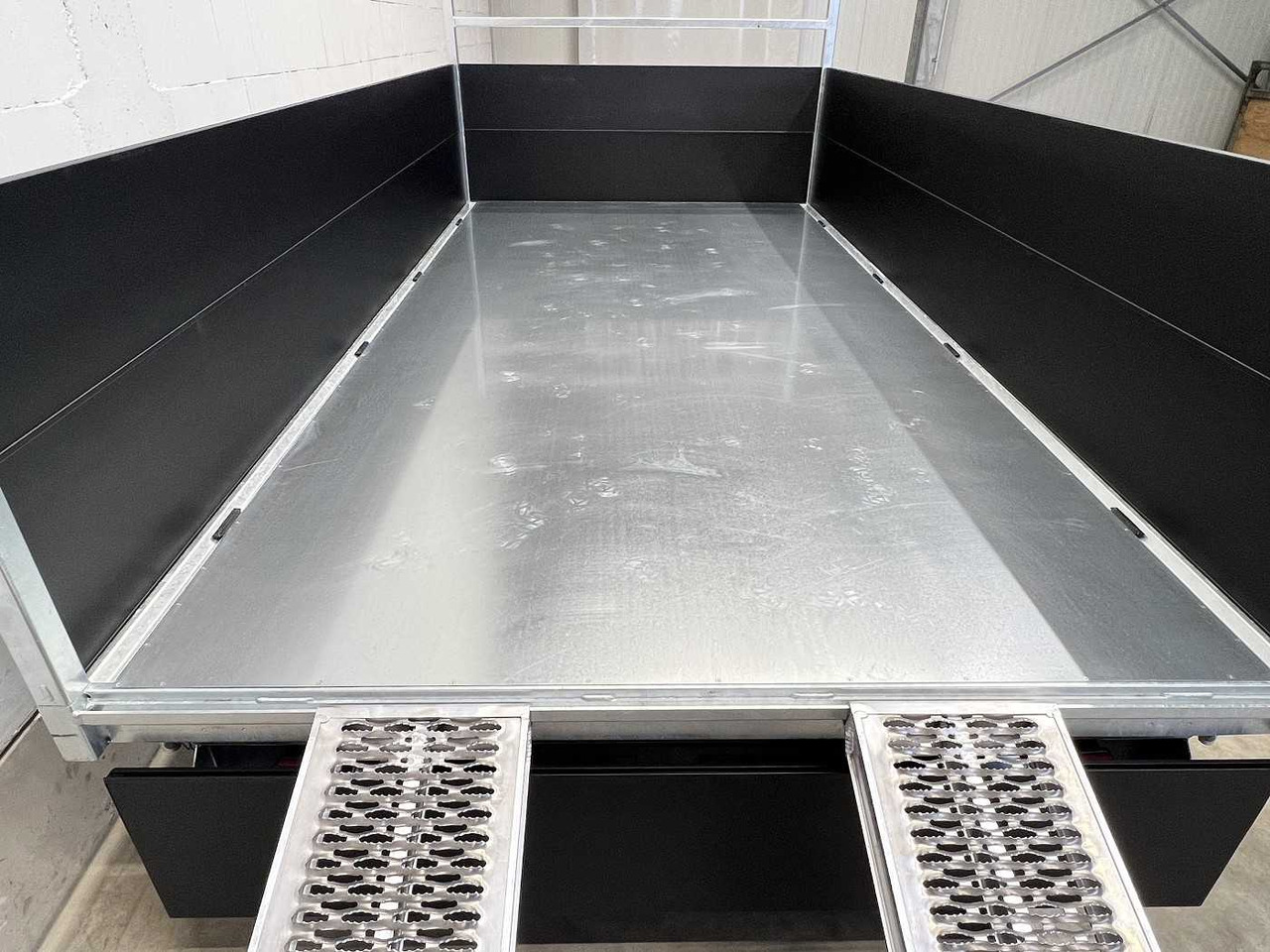 SARIS K3 356 184 3500 2 E Bl ED Spez Dreiseitenkipper - Remorcă basculantă: Foto 5 SARIS K3 356 184 3500 2 E Bl ED Spez Dreiseitenkipper - Remorcă basculantă: Foto 5