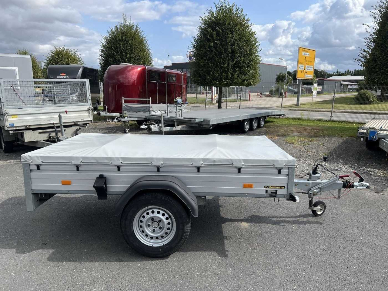 SARIS McAlu Flachplane Kastenanhänger gebremst - Remorca auto: Foto 1 SARIS McAlu Flachplane Kastenanhänger gebremst - Remorca auto: Foto 1
