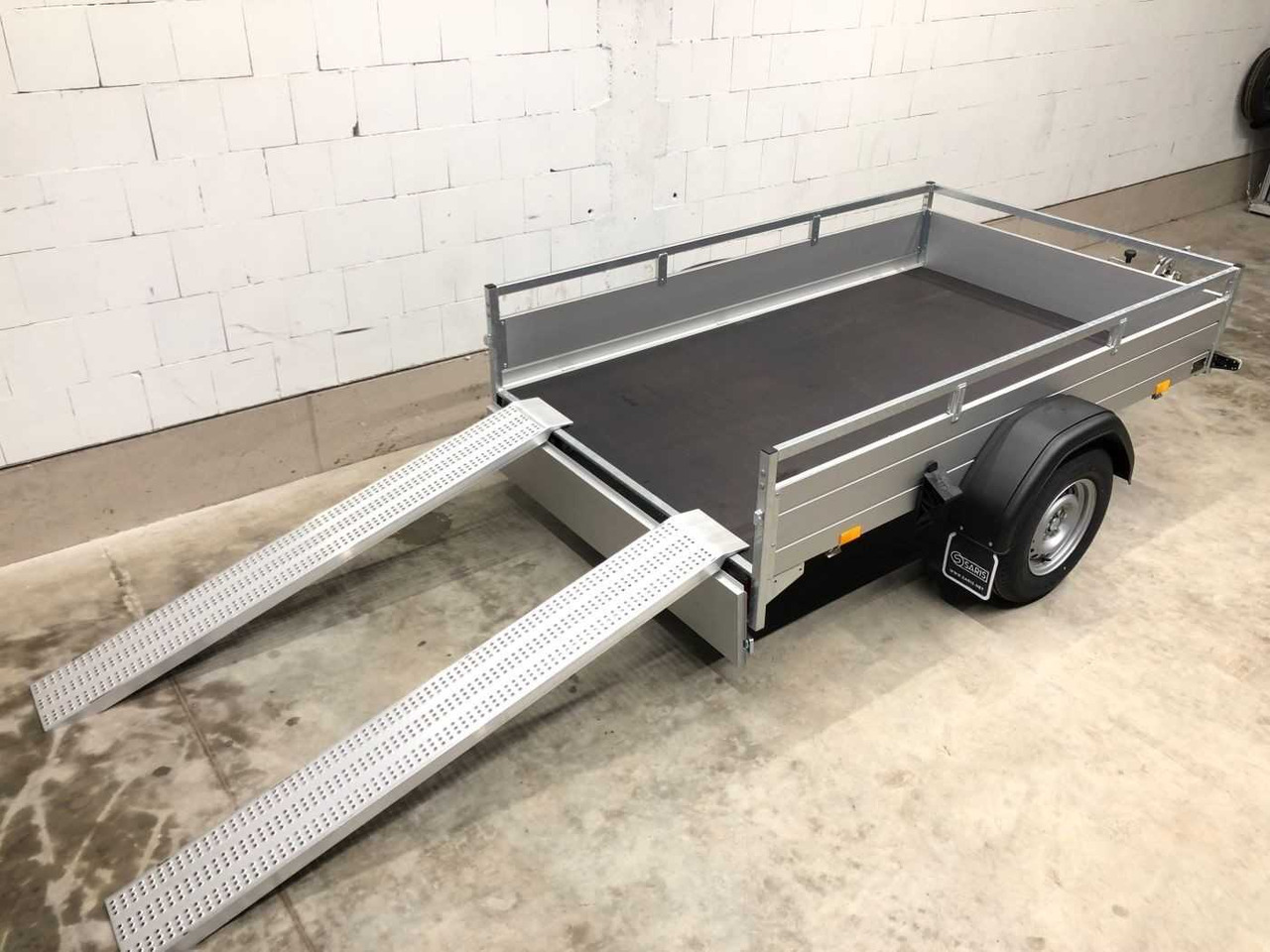 SARIS McAlu Pro 255 153 1500 1 Rampe Kastenanhänger ge - Remorca auto: Foto 1 SARIS McAlu Pro 255 153 1500 1 Rampe Kastenanhänger ge - Remorca auto: Foto 1