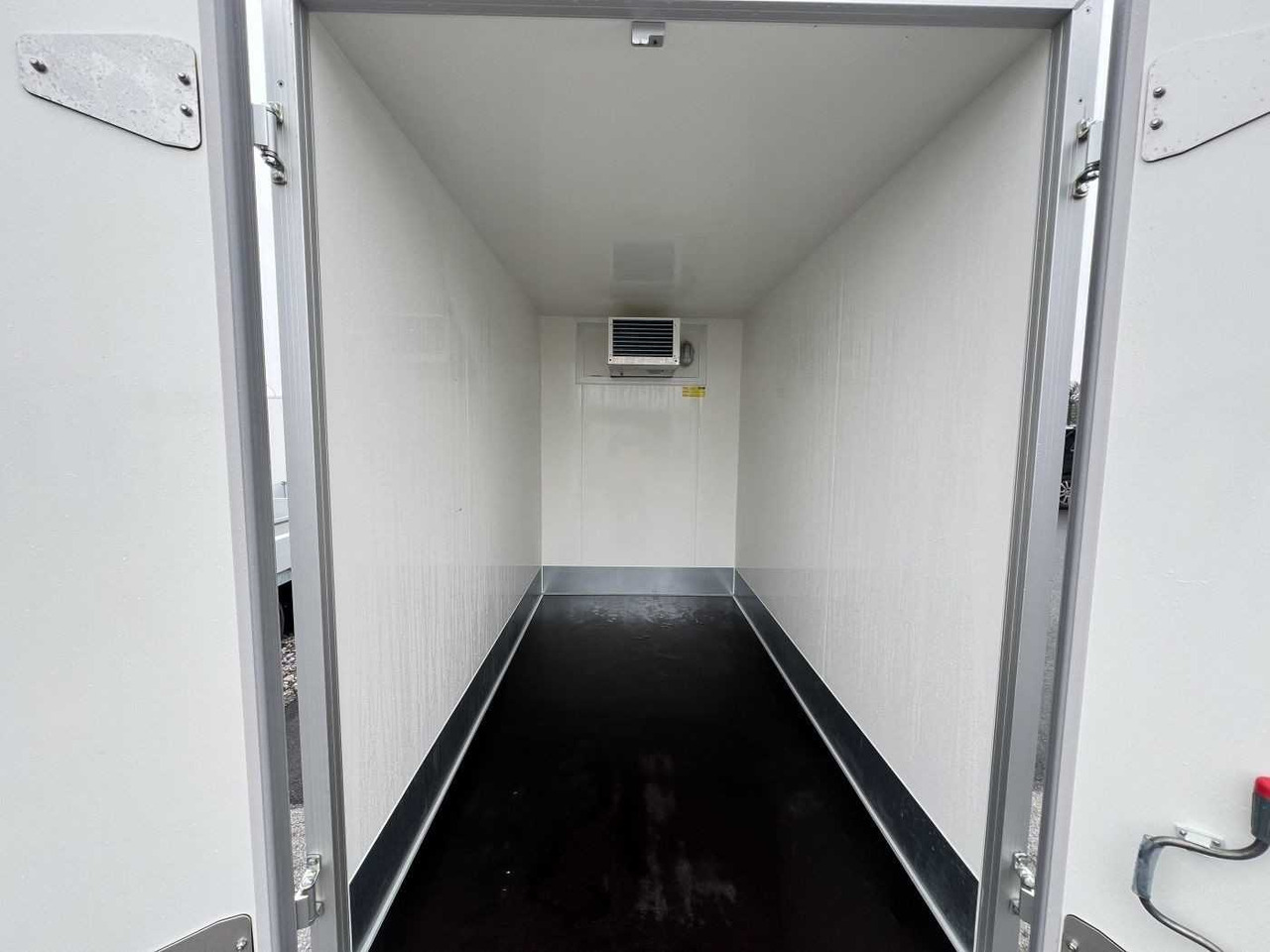 UNSINN UKT 6C 2513-13-14 Kühlanhänger - Remorcă frigider: Foto 3 UNSINN UKT 6C 2513-13-14 Kühlanhänger - Remorcă frigider: Foto 3