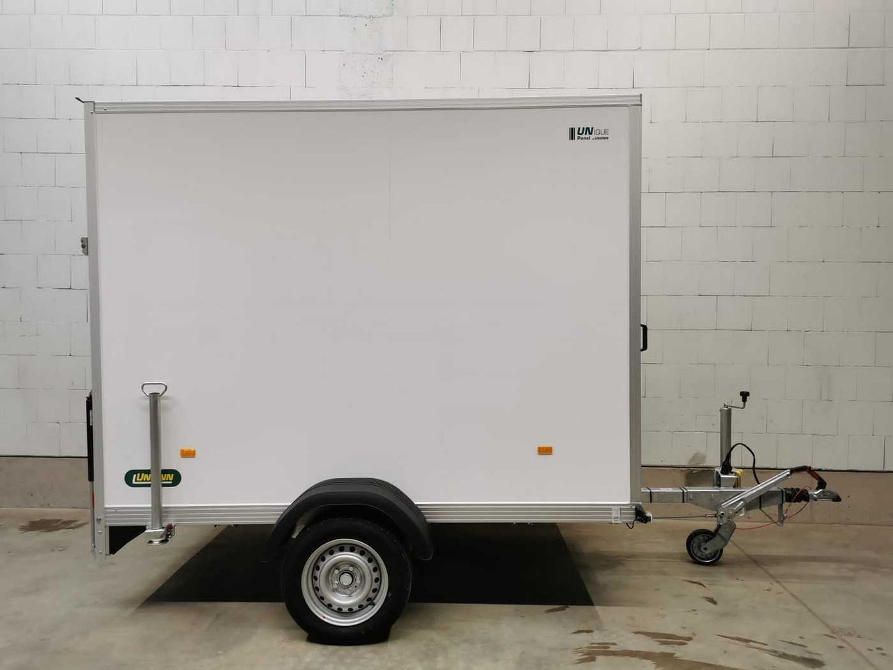 UNSINN ULK 1325-14-1420 Rampe Stützen Kofferanhänger - Remorcă furgon: Foto 1 UNSINN ULK 1325-14-1420 Rampe Stützen Kofferanhänger - Remorcă furgon: Foto 1