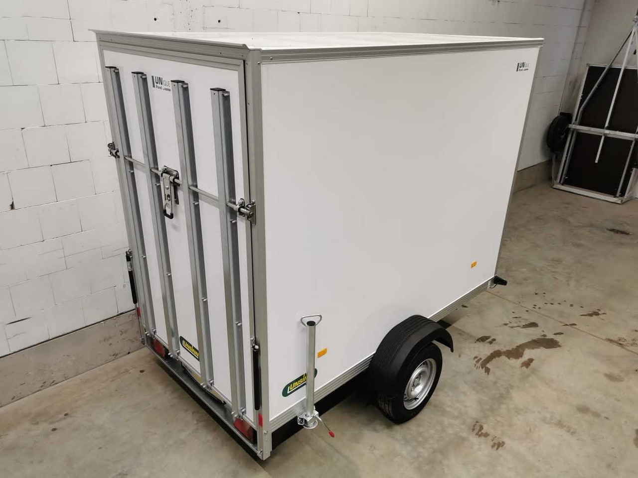 UNSINN ULK 1325-14-1420 Rampe Stützen Kofferanhänger - Remorcă furgon: Foto 4 UNSINN ULK 1325-14-1420 Rampe Stützen Kofferanhänger - Remorcă furgon: Foto 4