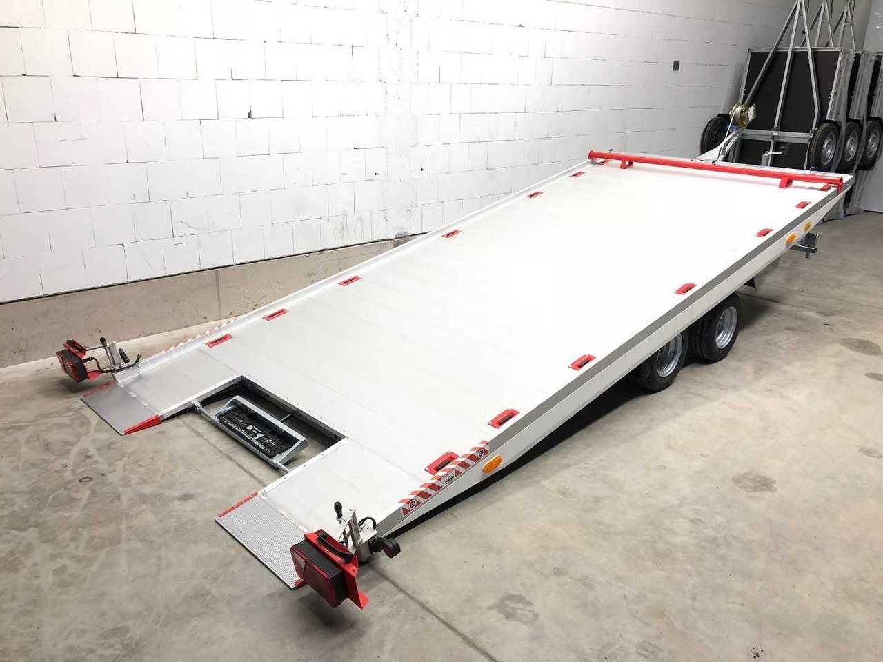 VEZEKO Imola 27.43 Autotransporter - Remorcă transport auto: Foto 1 VEZEKO Imola 27.43 Autotransporter - Remorcă transport auto: Foto 1