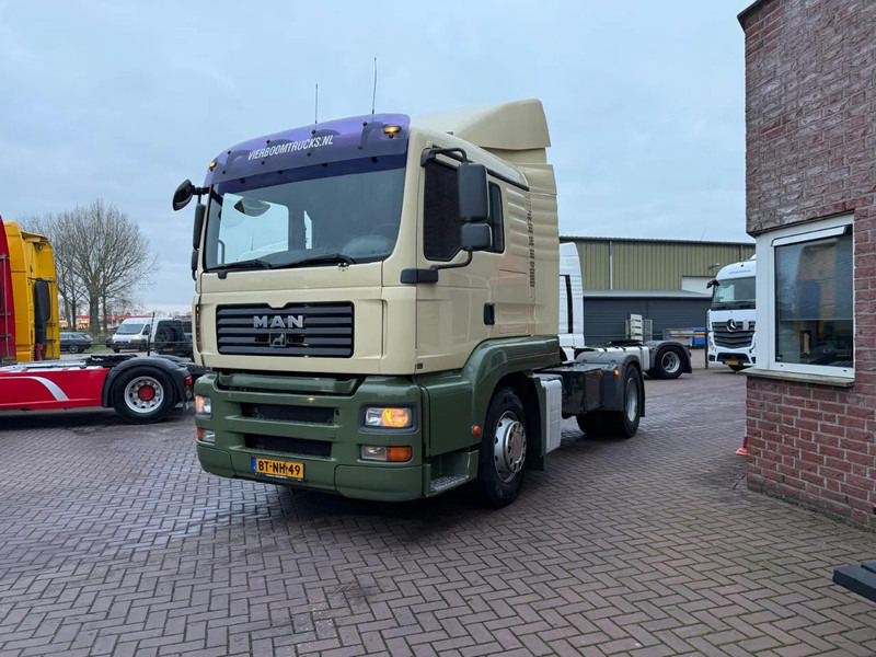 MAN TGA 18.320 TGA 18.320 4X2 / Airco/ Sleeping cabin / Euro 4 Holland Truck- Top Condition - Cap tractor: Foto 2 MAN TGA 18.320 TGA 18.320 4X2 / Airco/ Sleeping cabin / Euro 4 Holland Truck- Top Condition - Cap tractor: Foto 2