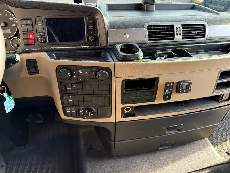 Cap tractor MAN TGX 18.420 TGX 18.420 4X2 XLX / 2x tank / Night airco / Good condition / CHASSIS 2019: Foto 13