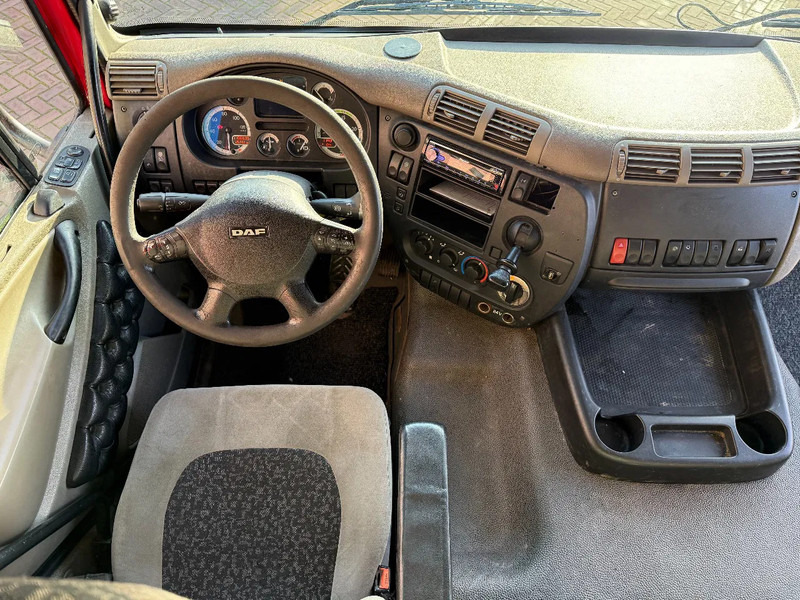 DAF CF 75 CF75-250 4X2 SPACECAB/RENOVA/STEEL/AIR/AIRCO/HOLLAND TRUCK - Camion transport containere/ Swap body: Foto 3 DAF CF 75 CF75-250 4X2 SPACECAB/RENOVA/STEEL/AIR/AIRCO/HOLLAND TRUCK - Camion transport containere/ Swap body: Foto 3