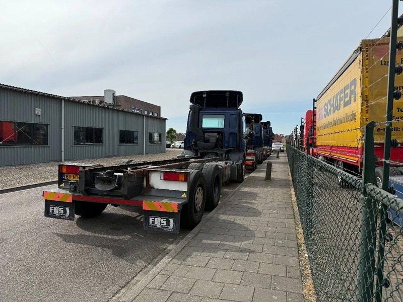 DAF CF 85 CF85-360 6X2 FAN 3 X IN STOCK TOP CONDITION NL TRUCKS - Camion şasiu: Foto 4 DAF CF 85 CF85-360 6X2 FAN 3 X IN STOCK TOP CONDITION NL TRUCKS - Camion şasiu: Foto 4
