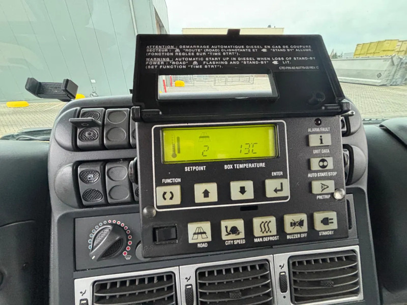 Iveco ML 100 ML140E21 / Manual / Carrier / Euro3 / Holland Truck - Camion frigider: Foto 4 Iveco ML 100 ML140E21 / Manual / Carrier / Euro3 / Holland Truck - Camion frigider: Foto 4