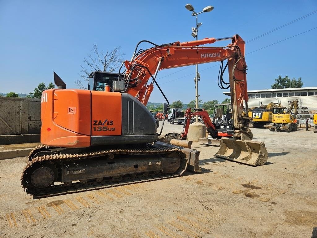HITACHI ZX 135 US - Excavator pe şenile: Foto 4 HITACHI ZX 135 US - Excavator pe şenile: Foto 4