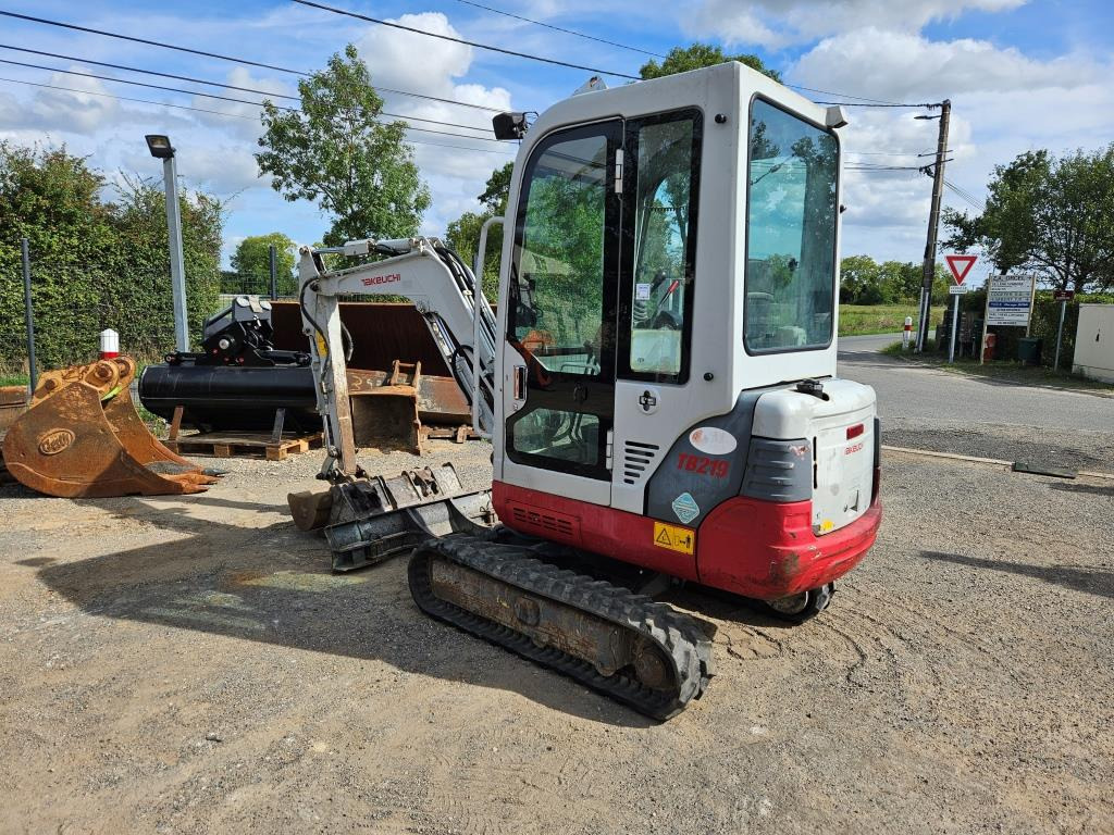 TAKEUCHI TB 219 - Mini excavator: Foto 2 TAKEUCHI TB 219 - Mini excavator: Foto 2