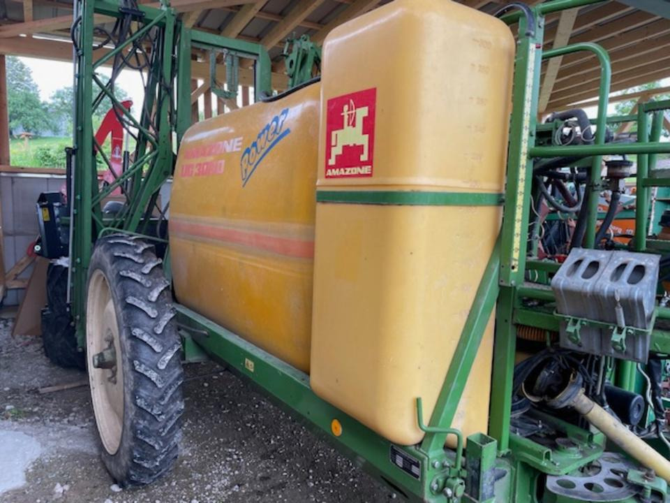 Amazone UG 3000 - Maşină de erbicidat tractata: Foto 2 Amazone UG 3000 - Maşină de erbicidat tractata: Foto 2