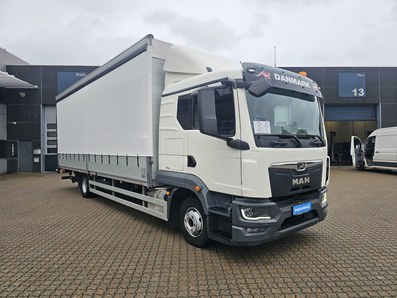 MAN TGL 12.250 - Camion cu prelată: Foto 2 MAN TGL 12.250 - Camion cu prelată: Foto 2