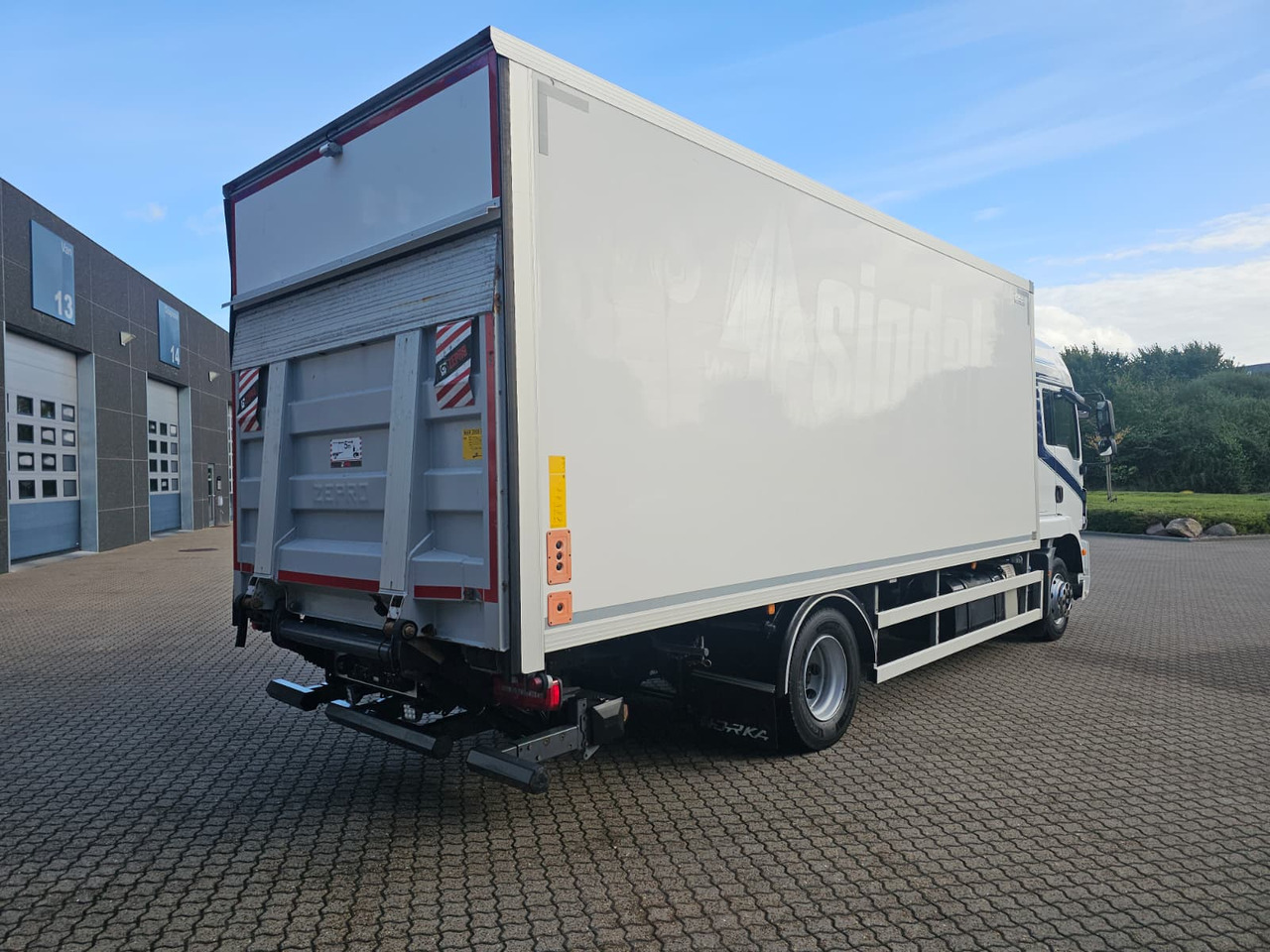 MAN TGM 15.290 - Camion furgon: Foto 3 MAN TGM 15.290 - Camion furgon: Foto 3