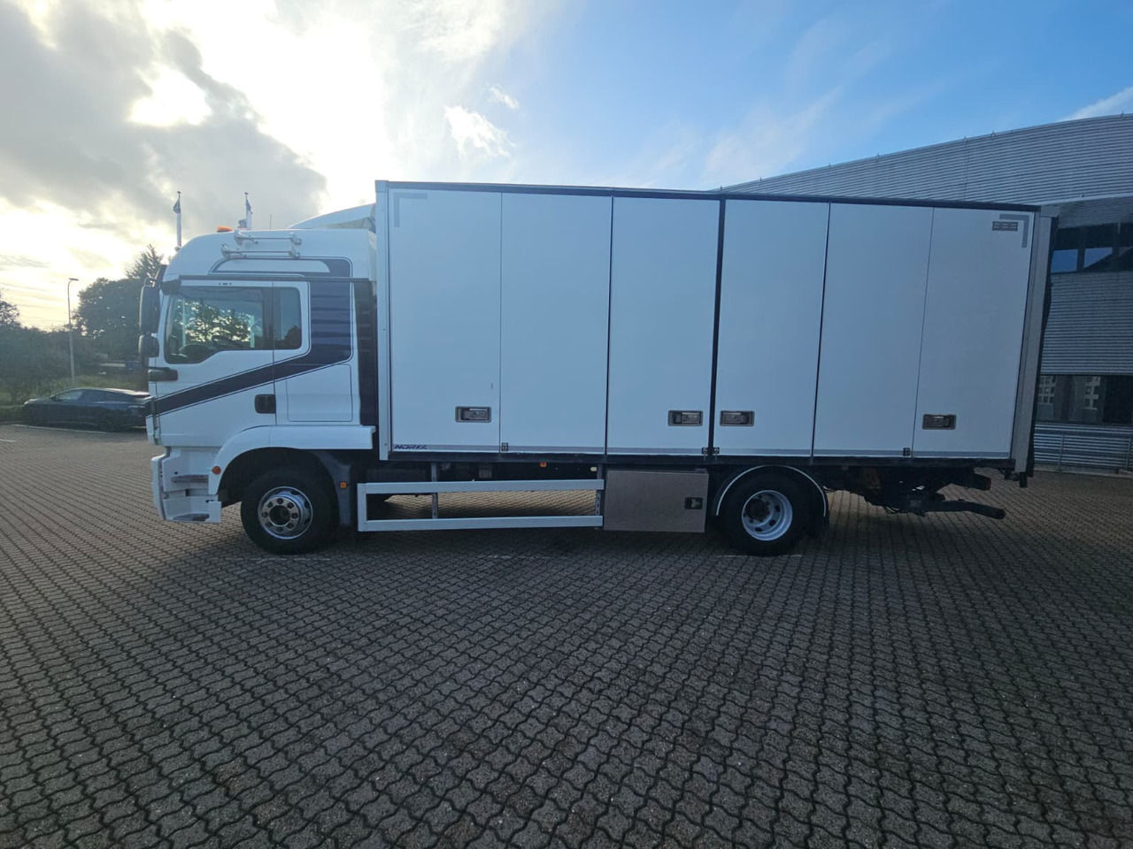 MAN TGM 15.290 - Camion furgon: Foto 5 MAN TGM 15.290 - Camion furgon: Foto 5