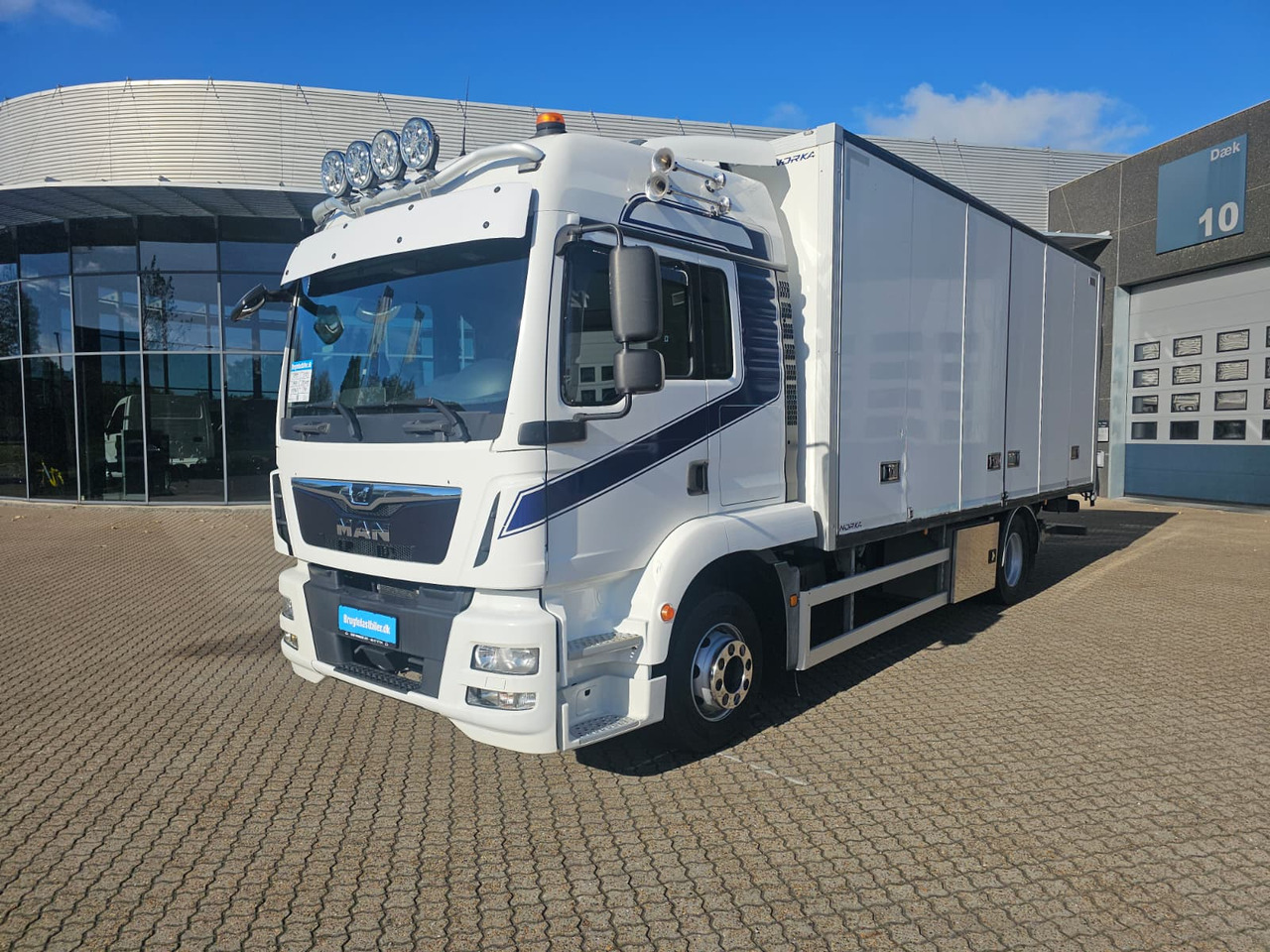 MAN TGM 15.290 - Camion furgon: Foto 1 MAN TGM 15.290 - Camion furgon: Foto 1