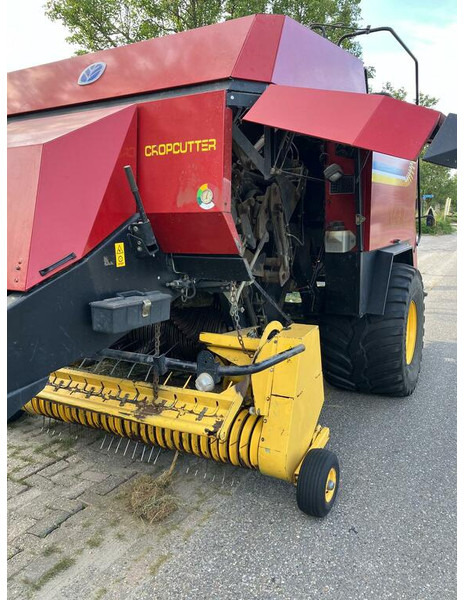 New Holland BB940 - Utilaje agricole: Foto 2 New Holland BB940 - Utilaje agricole: Foto 2