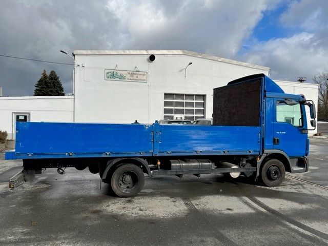MAN TGL 8.220FG - Camion platformă: Foto 3 MAN TGL 8.220FG - Camion platformă: Foto 3