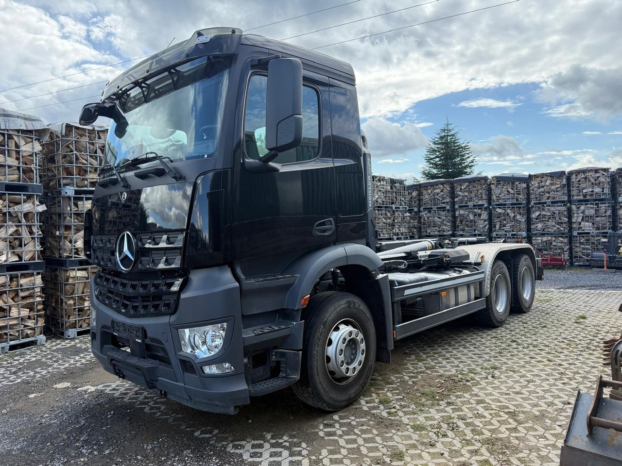 Mercedes-Benz Arocs 5 2648 Meiller Hakenlift 21-60 neuwertig - Camion cu cârlig: Foto 1 Mercedes-Benz Arocs 5 2648 Meiller Hakenlift 21-60 neuwertig - Camion cu cârlig: Foto 1