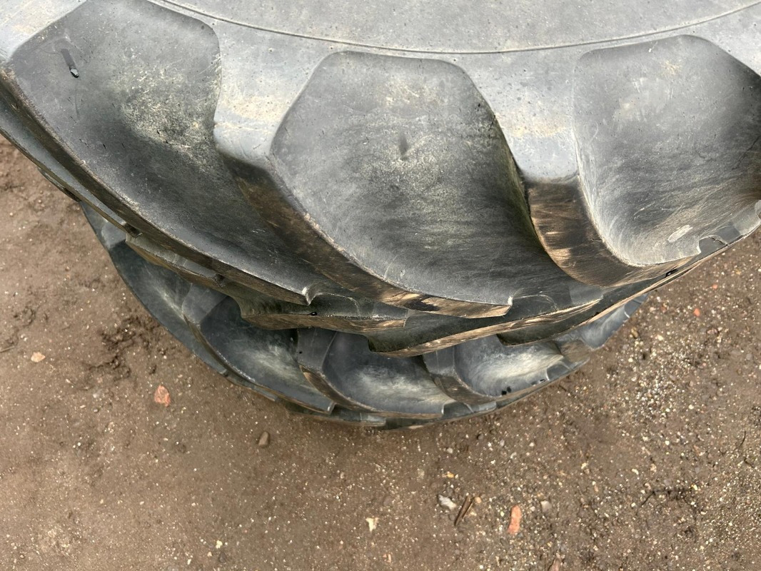 600/70R28 650/85R38 Kompletträder - Anvelopă pentru Utilaje agricole: Foto 4 600/70R28 650/85R38 Kompletträder - Anvelopă pentru Utilaje agricole: Foto 4