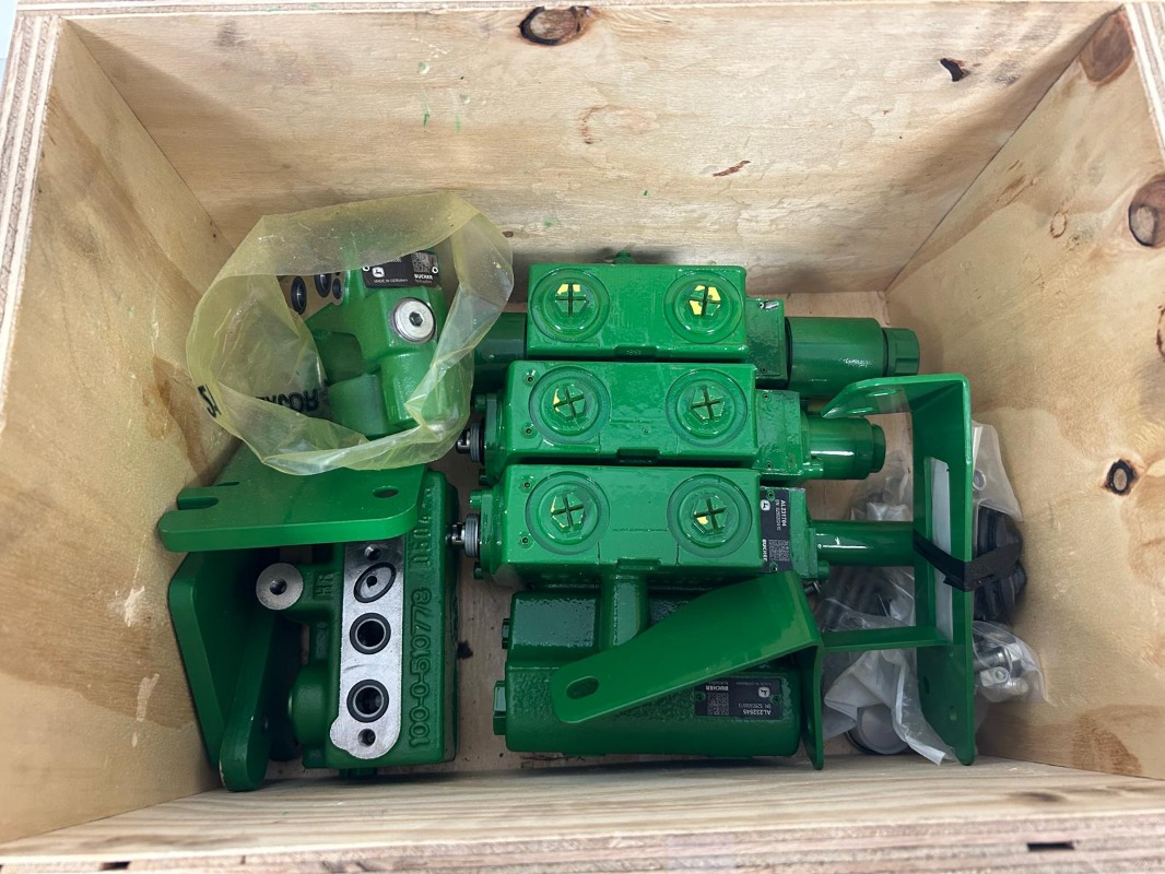 John Deere Einhebelsteuergerät mechanisch vom 6155R - Hidraulică pentru Utilaje agricole: Foto 2 John Deere Einhebelsteuergerät mechanisch vom 6155R - Hidraulică pentru Utilaje agricole: Foto 2