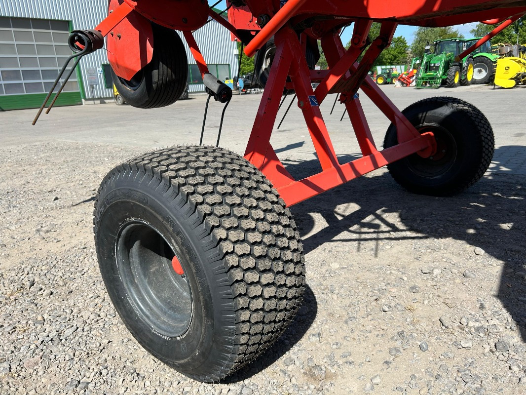 Kuhn GF 10802 T-G II - Maşină de întors fânul: Foto 2 Kuhn GF 10802 T-G II - Maşină de întors fânul: Foto 2