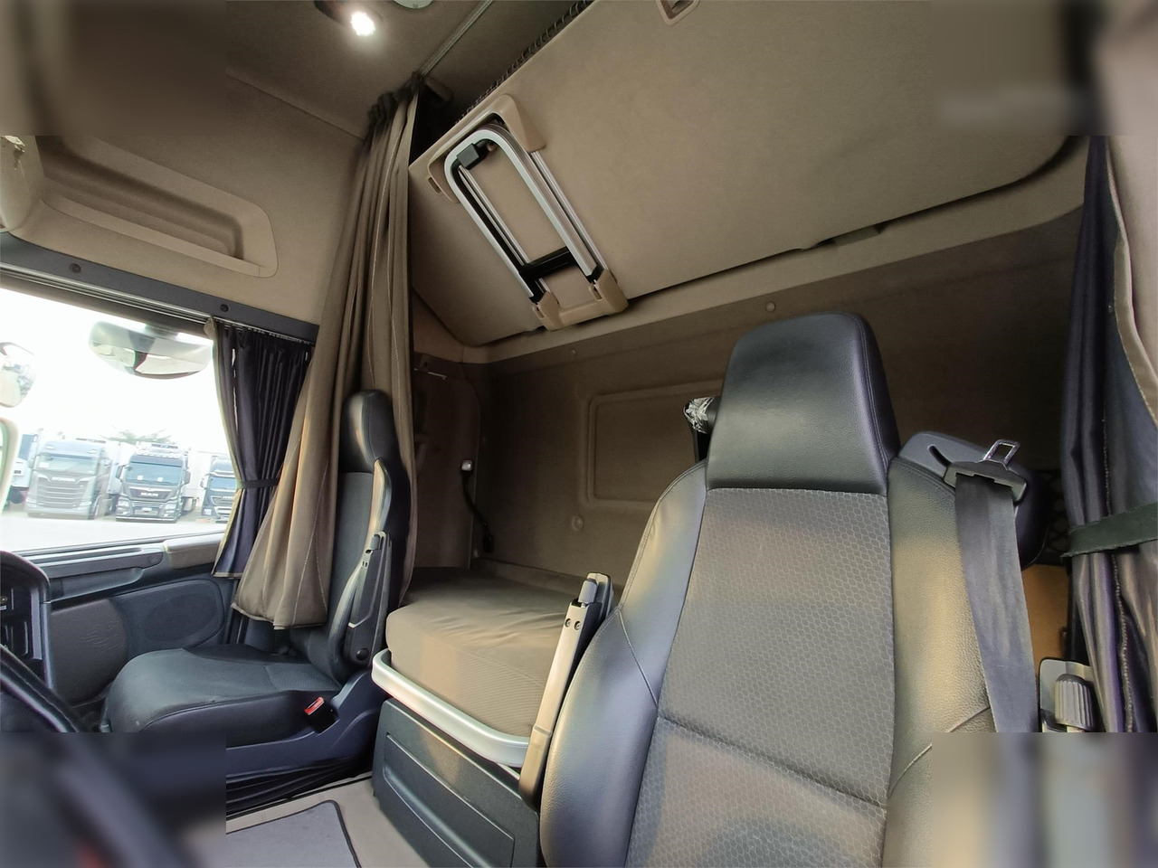 SCANIA R490 - Cap tractor: Foto 5 SCANIA R490 - Cap tractor: Foto 5