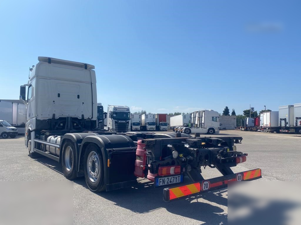 MERCEDES-BENZ ACTROS 2545 - Camion şasiu: Foto 3 MERCEDES-BENZ ACTROS 2545 - Camion şasiu: Foto 3