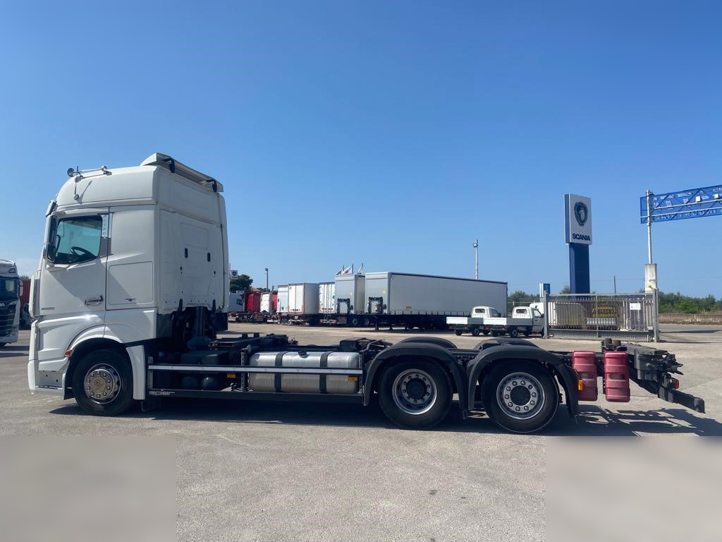MERCEDES-BENZ ACTROS 2545 - Camion şasiu: Foto 4 MERCEDES-BENZ ACTROS 2545 - Camion şasiu: Foto 4