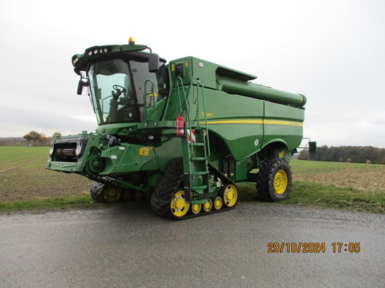 John Deere s680I - Combină de recoltat cereale: Foto 1 John Deere s680I - Combină de recoltat cereale: Foto 1