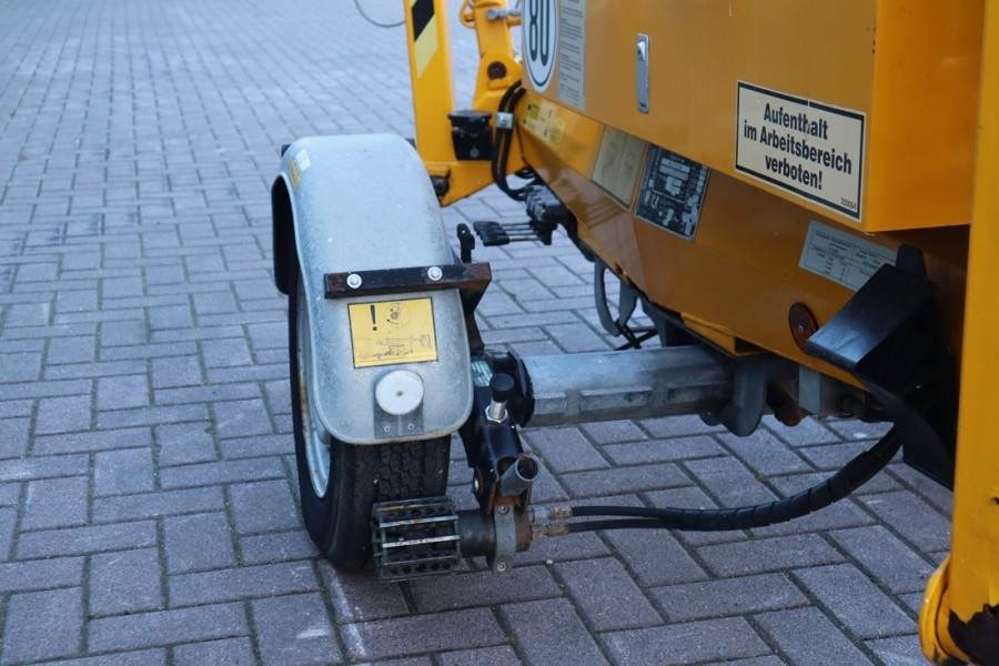 Denka-Lift JR12 Electric, 12m Working Height, 6.7m Reach, 120 - Nacela tractabila: Foto 3 Denka-Lift JR12 Electric, 12m Working Height, 6.7m Reach, 120 - Nacela tractabila: Foto 3