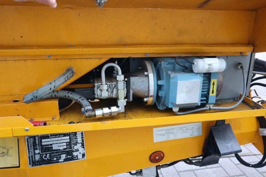 Denka-Lift JR12 Electric, 12m Working Height, 6.7m Reach, 120 - Nacela tractabila: Foto 5 Denka-Lift JR12 Electric, 12m Working Height, 6.7m Reach, 120 - Nacela tractabila: Foto 5
