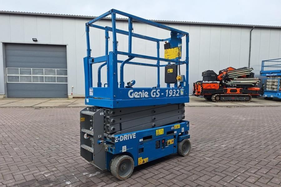 Genie GS1932 E-Drive Several In Stock, 8m Working Height - Platforma foarfeca: Foto 2 Genie GS1932 E-Drive Several In Stock, 8m Working Height - Platforma foarfeca: Foto 2