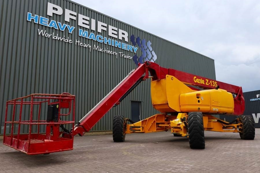 Genie Z135/70 Diesel, 4x4x4 Drive, 43m Lifting Height, 2 - Nacela articulata: Foto 2 Genie Z135/70 Diesel, 4x4x4 Drive, 43m Lifting Height, 2 - Nacela articulata: Foto 2