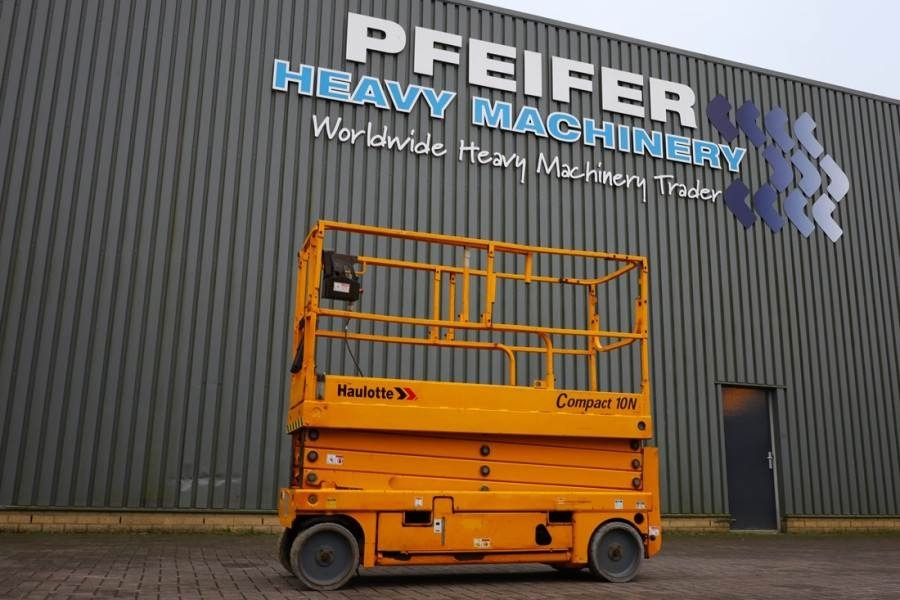 Haulotte Compact 10N As-Is, Electric, 10m Working Height, 2 - Platforma foarfeca: Foto 1 Haulotte Compact 10N As-Is, Electric, 10m Working Height, 2 - Platforma foarfeca: Foto 1
