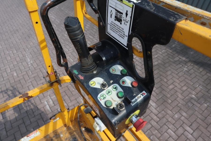 Haulotte Compact 14 Electric, 14m Working Height, 350kg Cap - Platforma foarfeca: Foto 5 Haulotte Compact 14 Electric, 14m Working Height, 350kg Cap - Platforma foarfeca: Foto 5