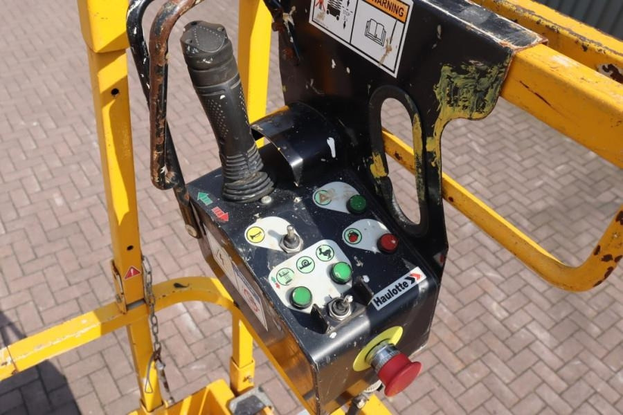 Haulotte Compact 14 Electric, 14m Working Height, 350kg Cap - Platforma foarfeca: Foto 4 Haulotte Compact 14 Electric, 14m Working Height, 350kg Cap - Platforma foarfeca: Foto 4