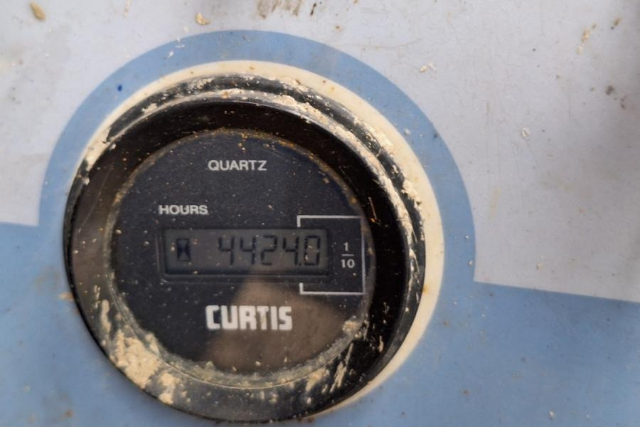 Haulotte H12SX Diesel, 4x4 Drive, 12m Working Height, 700kg - Platforma foarfeca: Foto 5 Haulotte H12SX Diesel, 4x4 Drive, 12m Working Height, 700kg - Platforma foarfeca: Foto 5