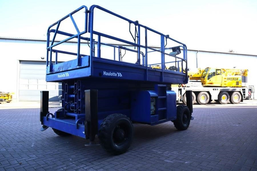 Haulotte H15SX New Tyres, Diesel, 4x4 Drive, 15 Working Hei  - Platforma foarfeca: Foto 2 Haulotte H15SX New Tyres, Diesel, 4x4 Drive, 15 Working Hei  - Platforma foarfeca: Foto 2