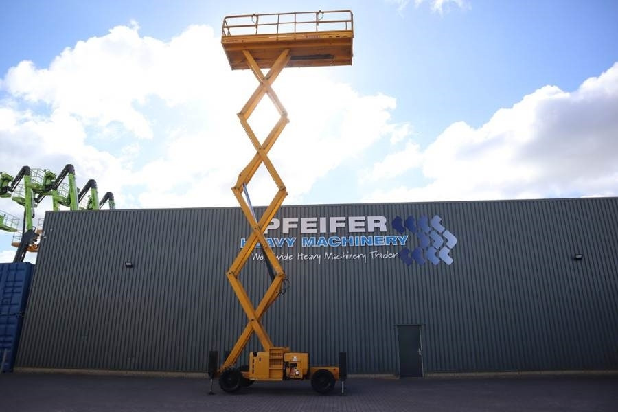 Haulotte H15SXL Diesel, 4x4 Drive, 15m Working Height, 500k  - Platforma foarfeca: Foto 3 Haulotte H15SXL Diesel, 4x4 Drive, 15m Working Height, 500k  - Platforma foarfeca: Foto 3