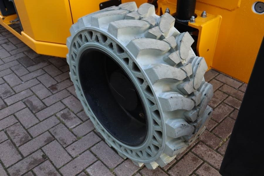 Haulotte HS18EPRO Full Electric 4x4 Drive, Versatile Use: O  - Platforma foarfeca: Foto 5 Haulotte HS18EPRO Full Electric 4x4 Drive, Versatile Use: O  - Platforma foarfeca: Foto 5