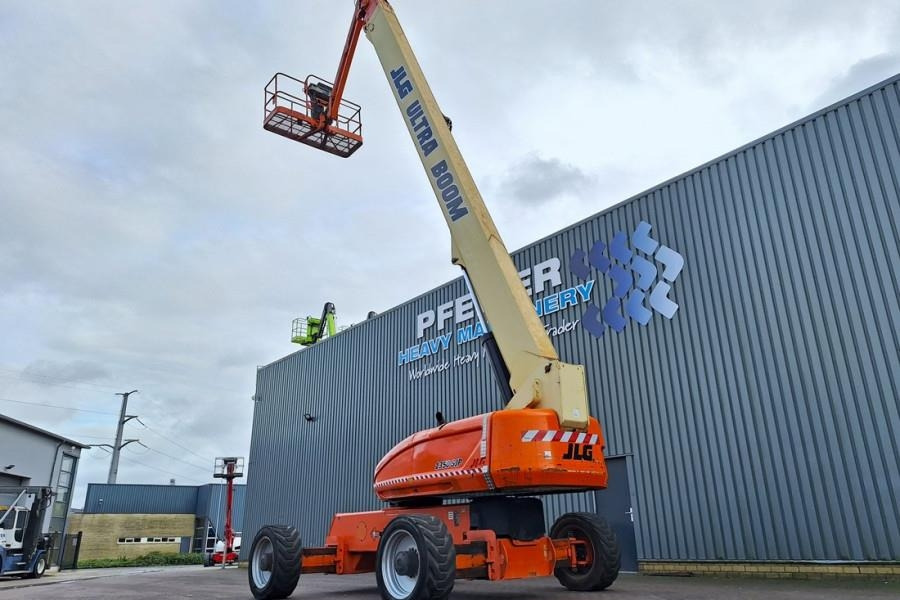 JLG 1350SJP Diesel, 4x4x4 Drive 43.3m Working Height, - Nacela articulata: Foto 2 JLG 1350SJP Diesel, 4x4x4 Drive 43.3m Working Height, - Nacela articulata: Foto 2