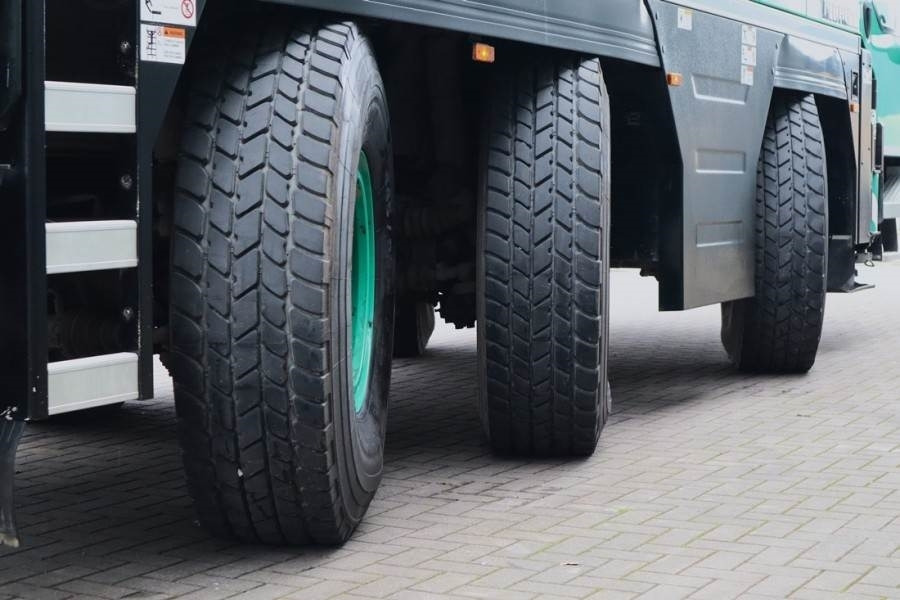 Macara tot teren Liebherr LTM1050-3.1 6x6x6 Drive, VarioBase, 50t Capacity,: Foto 14 Macara tot teren Liebherr LTM1050-3.1 6x6x6 Drive, VarioBase, 50t Capacity,: Foto 14