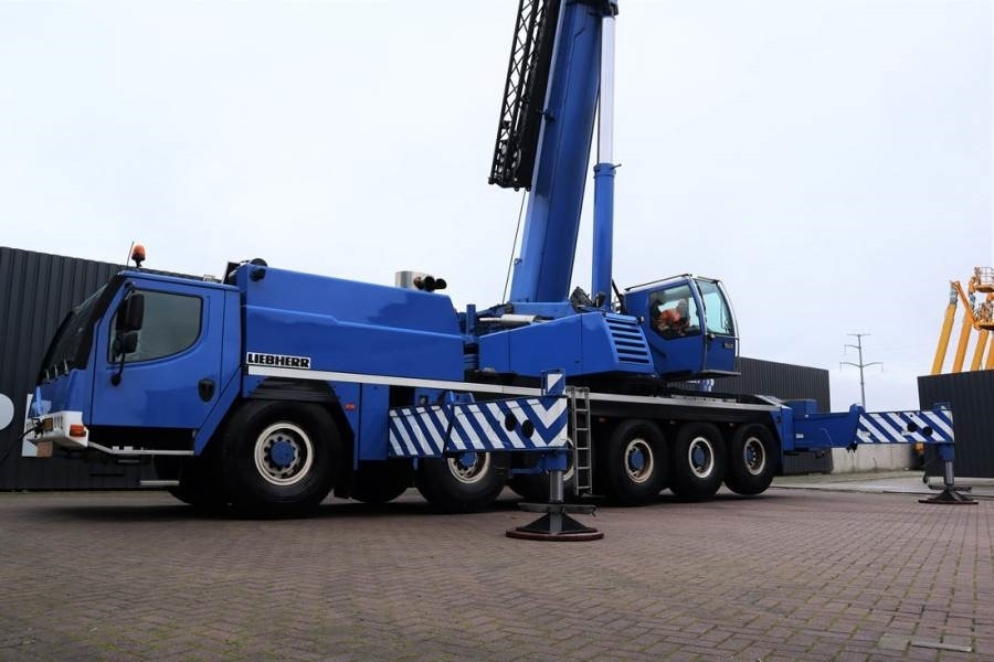 Liebherr LTM1150-6.1 Dutch Vehicle Registration, Valid Abom - Macara tot teren: Foto 2 Liebherr LTM1150-6.1 Dutch Vehicle Registration, Valid Abom - Macara tot teren: Foto 2