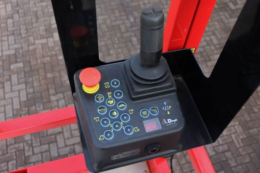 Magni DS1823RT New And Available Directly From Stock, Di - Platforma foarfeca: Foto 4 Magni DS1823RT New And Available Directly From Stock, Di - Platforma foarfeca: Foto 4