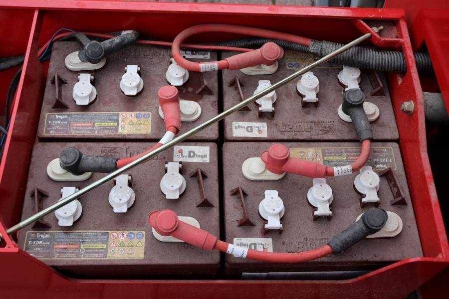 Magni ES1212E Valid inspection, *Guarantee! Electric, 12 - Platforma foarfeca: Foto 3 Magni ES1212E Valid inspection, *Guarantee! Electric, 12 - Platforma foarfeca: Foto 3